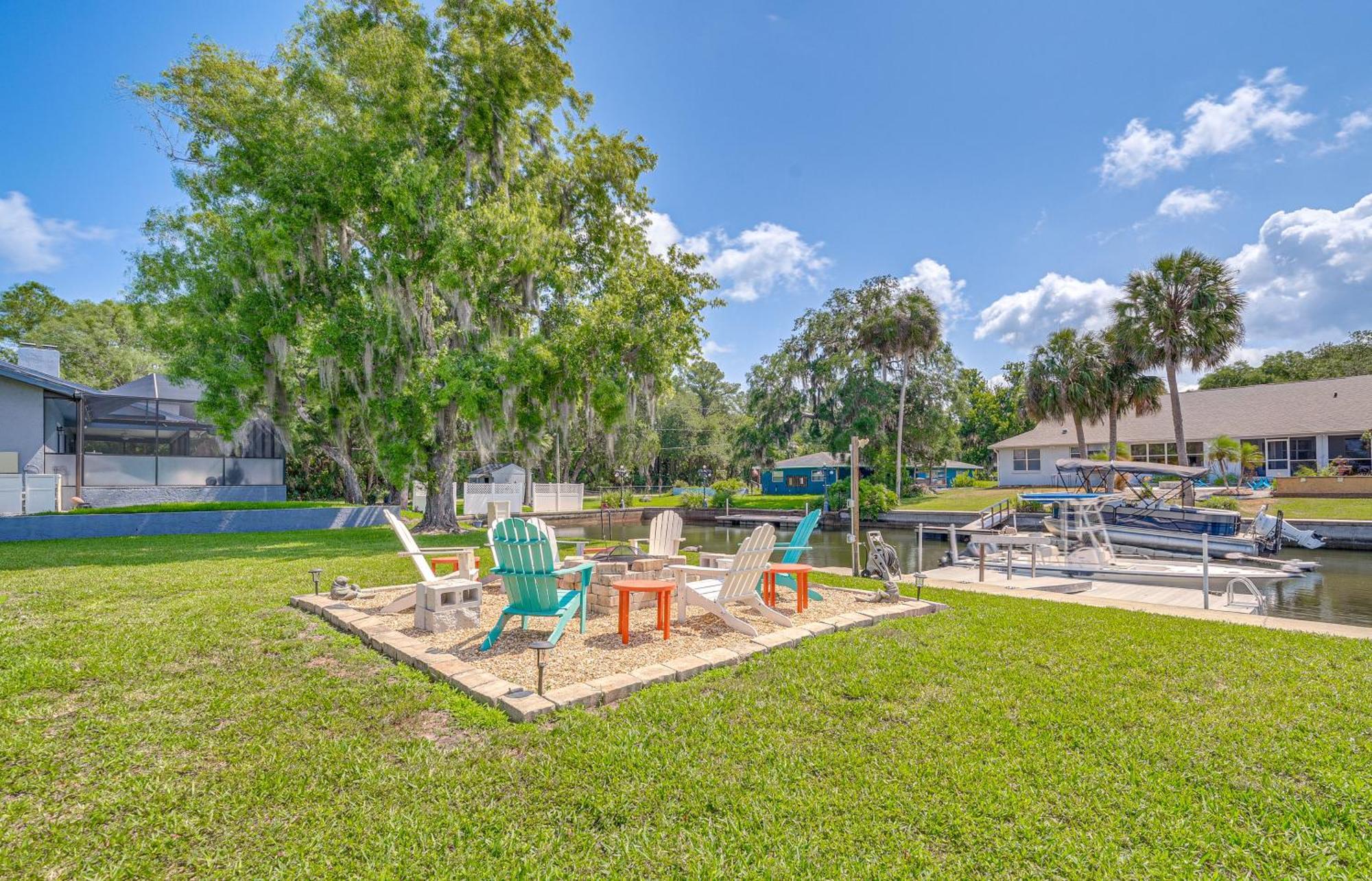 Crystal River Getaway With Dock, Kayaks And Bicycles! エクステリア 写真